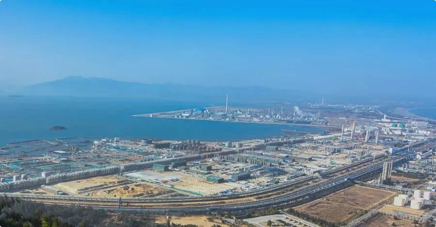 天辰公司签署福建中沙石化数字化交付管理与实施服务合同